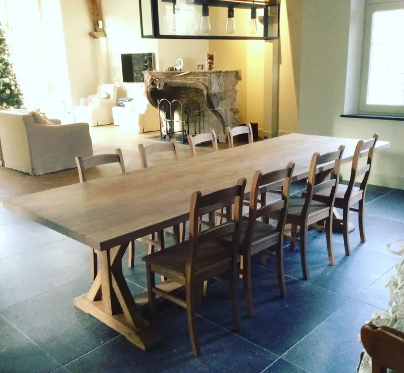 Eettafel in eik
